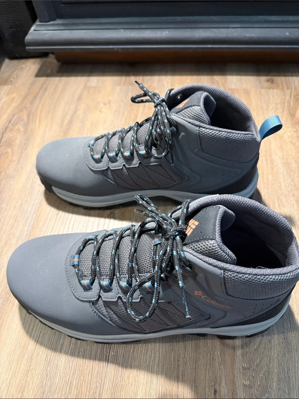 Columbia Transverse Gray Boots with Teal Accents size 13 WIDE waterproof